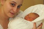 Mamince Lucii Kašparové z Liberce se 6. prosince 2011 narodil v Liberci syn Radek. Měřil 47 cm a vážil 2,540 kg.