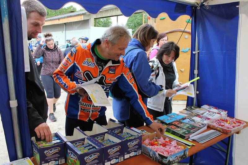 Letošního jarního Pedálu se zúčastnilo na 450 cyklistů a pěších.