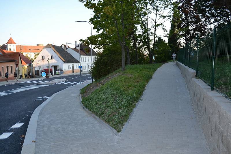 Slavnostní otevření zrekonstruované Václavské ulice se konalo v pondělí 14. září v půl osmé ráno.