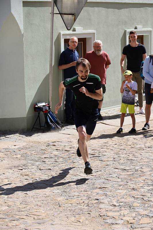 Tradiční závod Běž na věž v podání Muzea Jindřichohradecka se uskutečnil už potřiadvacáté.