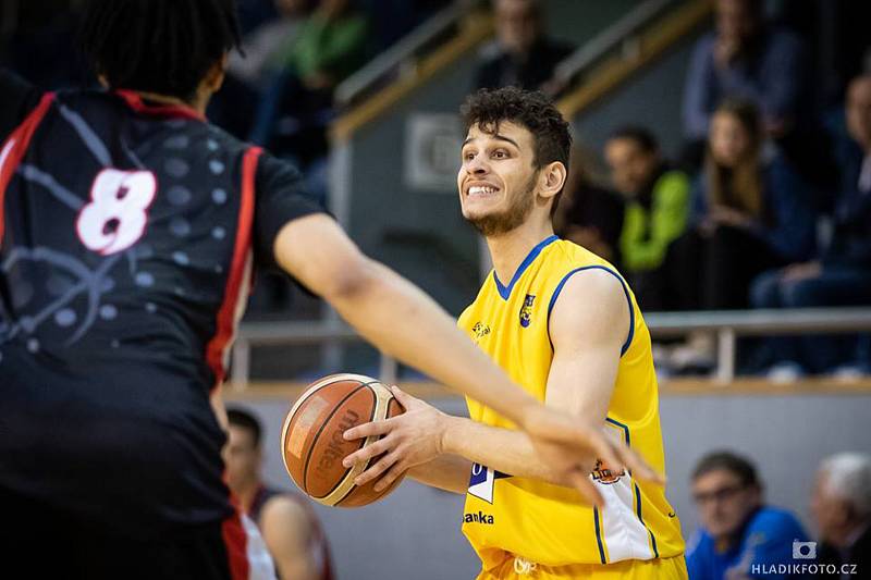 Hráči Fio Basketu sice ve druhém finálovém souboji play off I. ligy doma porazili GBA EU Praha 80:76, ale z titulu se radoval hostující tým.