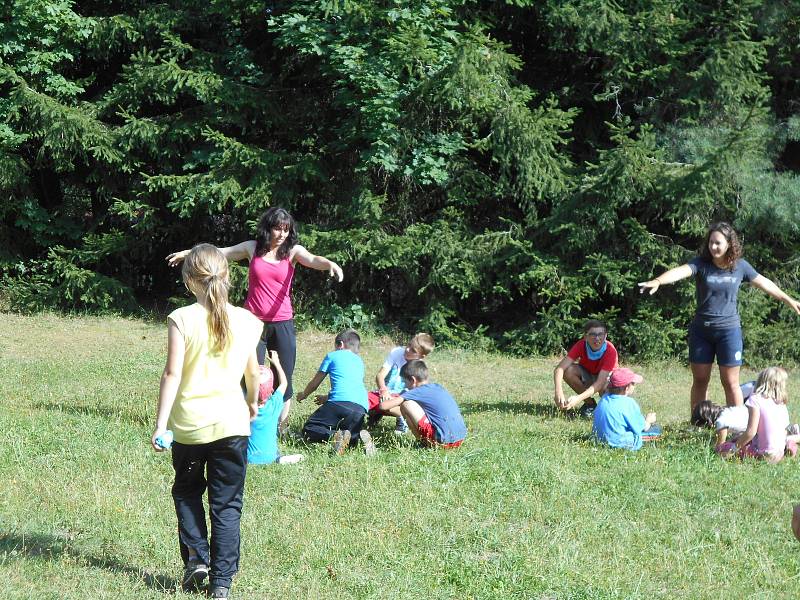 Děti si užívaly léto na letním táboře v Radíkově.