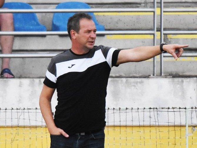 Jindřichohradecký trenér Roman Lukáč dovedl nováčka divize k podzimnímu devátému místu.