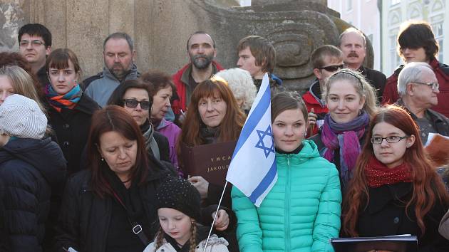 Vzpomínka obětem holocaustu v J. Hradci.