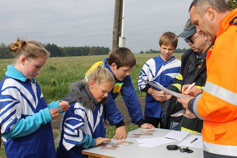 BRANNÝ ZÁVOD  se skládá u  dětí  z disciplín střelba ze vzduchovky,  topografie, uzlování, první pomoc, požární ochrana a překonání překážky po laně. Dorostenci mají navíc i šplh, vodní příkop a optickou signalizaci. 