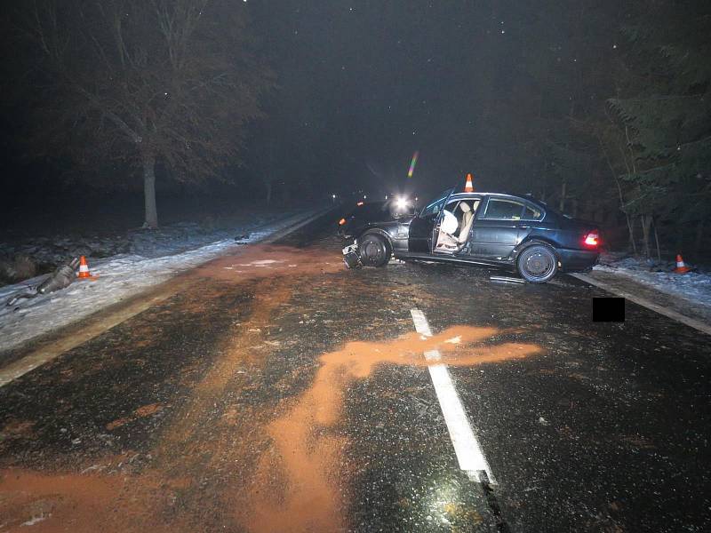 Při nehodě, která se stala v neděli před sedmou večer, se zranili tři lidé. Dva z toho těžce.