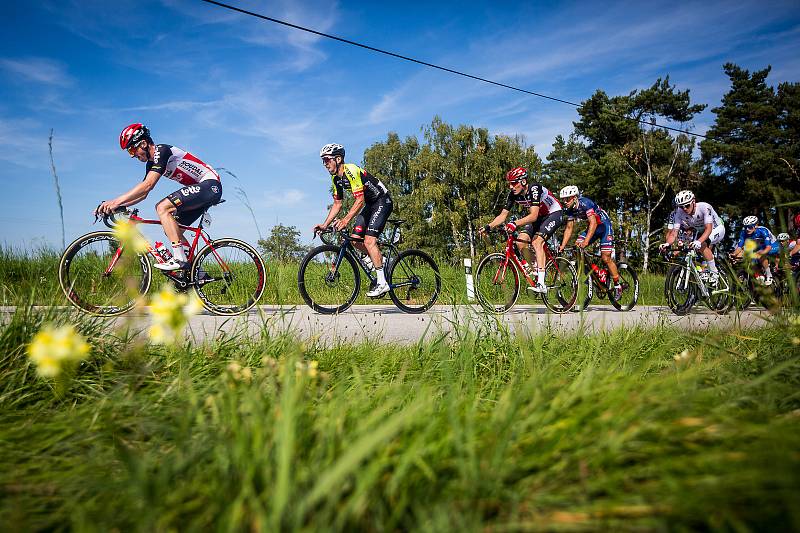 Závod Okolo jižních Čech zavedl cyklisty do řady míst regionu.