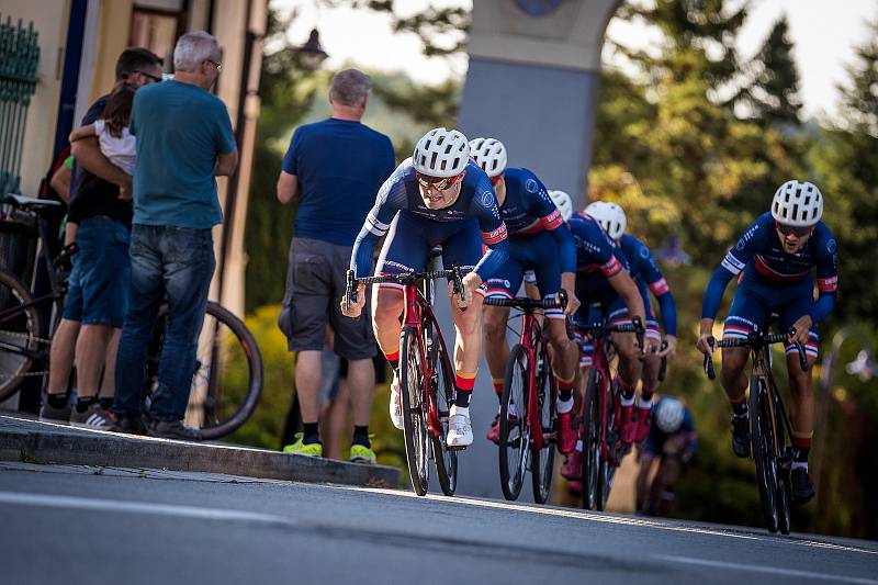 Závod Okolo jižních Čech zavedl cyklisty do řady míst regionu.