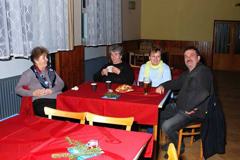 V kulturním domě v Horní Radouni se odehrálo setkání místních i obyvatel z okolních obcí.