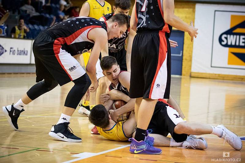 Hráči Fio Basketu sice ve druhém finálovém souboji play off I. ligy doma porazili GBA EU Praha 80:76, ale z titulu se radoval hostující tým.