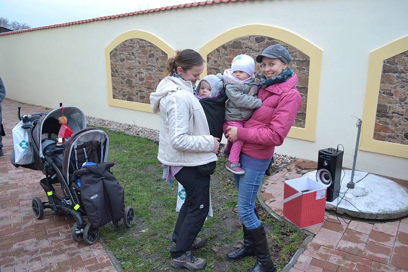 Mikulášskou nadílku v Radouňce ve spolkovém domě si užili malí i velcí.