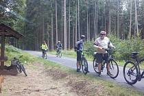 V sobotu byla slavnostně otevřená nová naučná cyklostezka z Kardašovy Řečice okolo rybníků. Teď můžete na cyklovýlet okolo Světa.