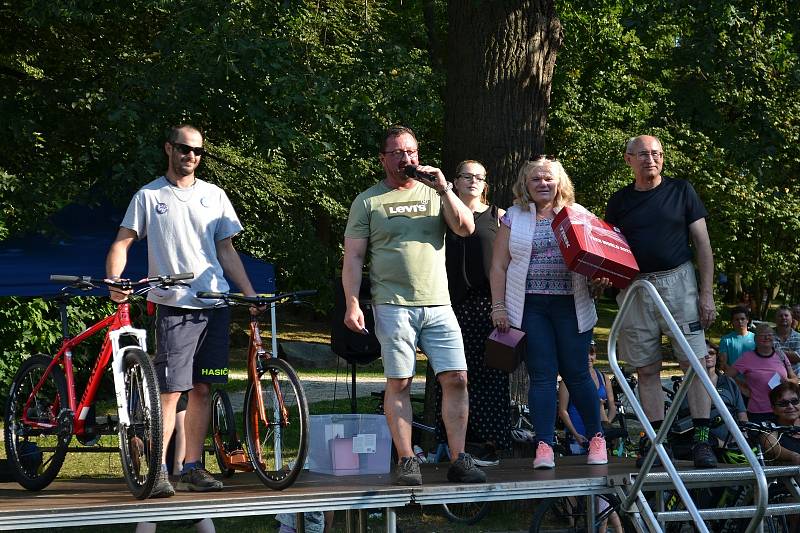 Turistickou sezónu v sobotu 12. září symbolicky uzavřel tradiční závod Přes kopec na Hradec aneb Jindřichohradecký pedál.