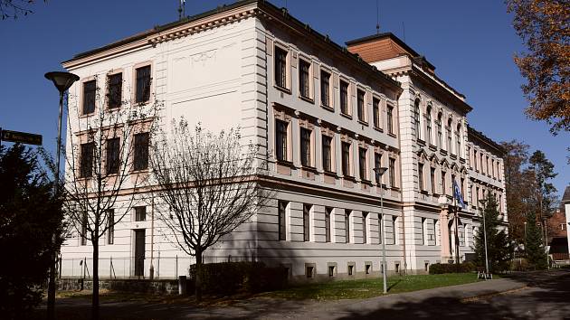 Gymnázium v Třeboni.