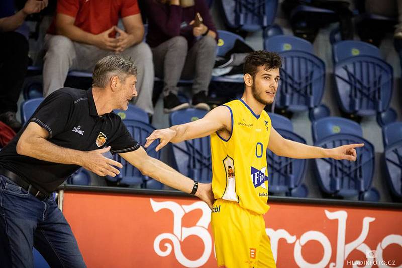 Hráči Fio Basketu sice ve druhém finálovém souboji play off I. ligy doma porazili GBA EU Praha 80:76, ale z titulu se radoval hostující tým.