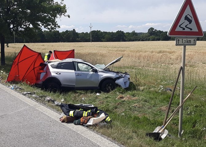 U Vranína, na hlavním tahu z Třeboně na Budějovice, se 13. července střetl kamion s dodávkou a osobním automobilem. Dva lidé zemřeli.