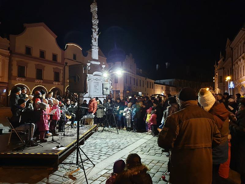 Česko zpívá koledy 2019 v Třeboni.