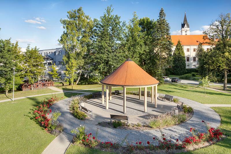 Bertiny lázně mají v Třeboni tradici od založení v roce 1883 učitelem Václavem Huckem. K léčení používají přírodní zdroj slatinu, která je blahodárná na pohybový aparát, revma, poúrazové a pooperační stavy.