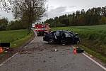 Po nárazu do stromu zemřel v sobotu 22. května ráno nedaleko Lipové u Volfířova na Jindřichohradecku mladý řidič.