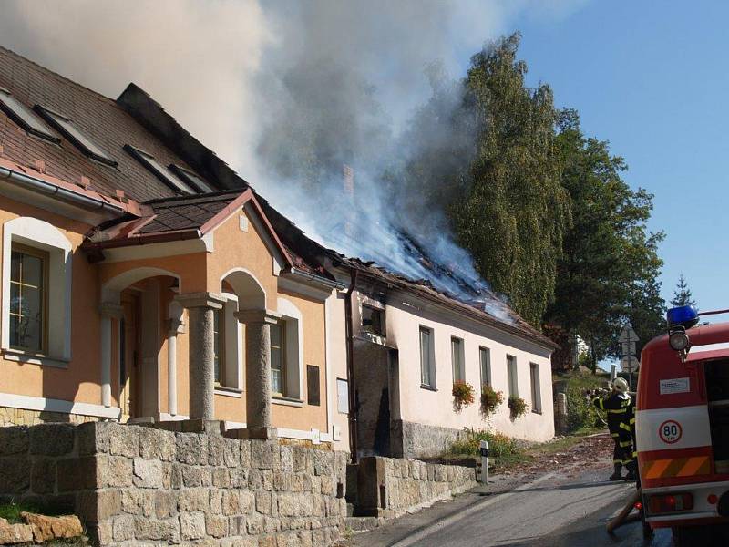 Požár domu v Kunžaku.