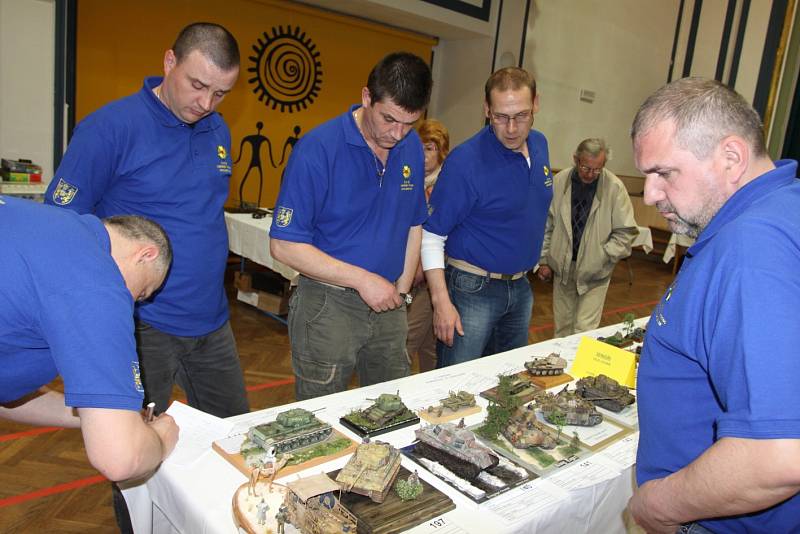 Plastikoví modeláři se sešli na soutěži Jindřichohradecká růže.