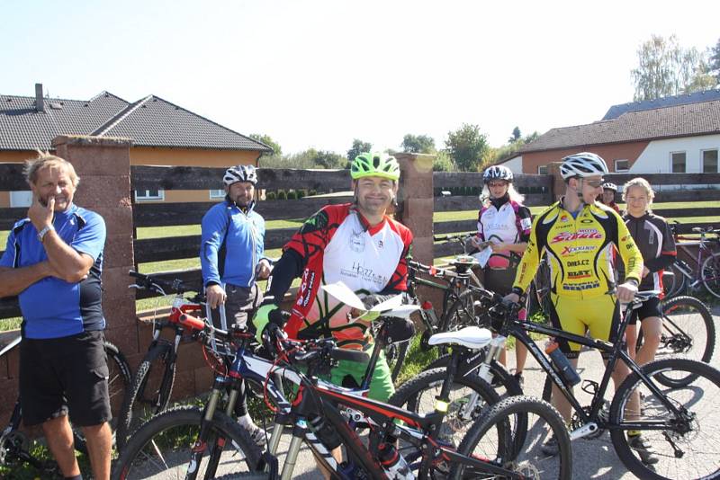 Přes pět stovek cyklistů i pěších se přišlo rozloučit s letošním jindřichohradeckým létem na akci Přes kopec na Hradec.