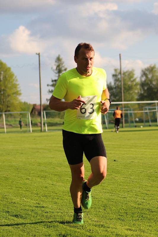V pátek se v Kardašově Řečici konal 8. ročník běhu ,,Okolo Babek".