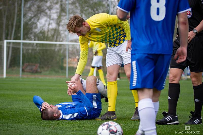 V 21. divizním kole si jindřichohradečtí fotbalisté na domácím trávníku poradili s Hořovickem, nad nímž zvítězili 3:1.