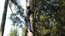 Závodníci museli zdolat náročnou trať s devíti stanovišti o délce 50 kilometrů.