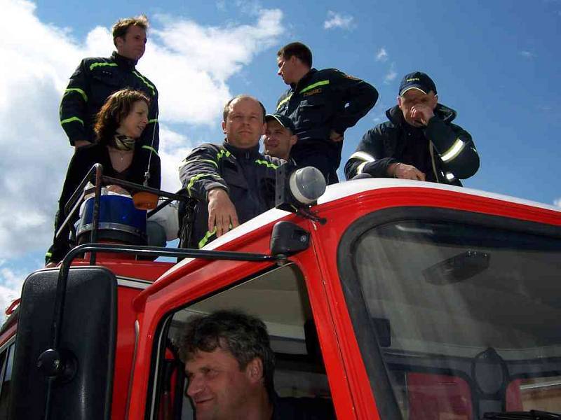 Vydařená sobota v požární stanici v Jindřichově Hradci byla plná ukázek z práce hasičů, policistů a záchranářů.