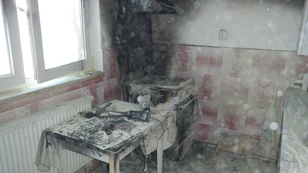 Ve čtvrtek zachvátil požár byt v Chlumu u Třeboně, jeho majitel byl zraněn.