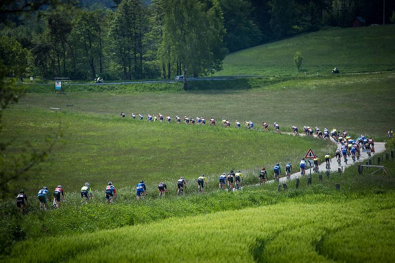 Mezinárodní tříetapový závod v silniční cyklistice RBB Tour zavedl peloton do malebných zákoutí území České Kanady, konkrétně do okolí Číměře, Popelína a Českého Rudolce. Foto: Jaroslav Svoboda/jsphoto.cz