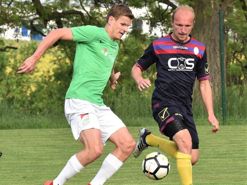 Jiří Chalupský (vpravo) už dres jindřichohradeckých divizních fotbalistů oblékat nebude.