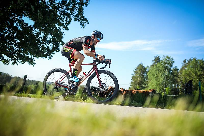 Mezinárodní tříetapový závod v silniční cyklistice RBB Tour zavedl peloton do malebných zákoutí území České Kanady, konkrétně do okolí Číměře, Popelína a Českého Rudolce. Foto: Jaroslav Svoboda/jsphoto.cz