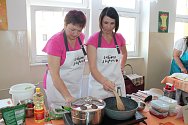 Kuchařky z mateřských škol z Jindřichova Hradce se utkaly v soutěži Jak se vaří zdraví.