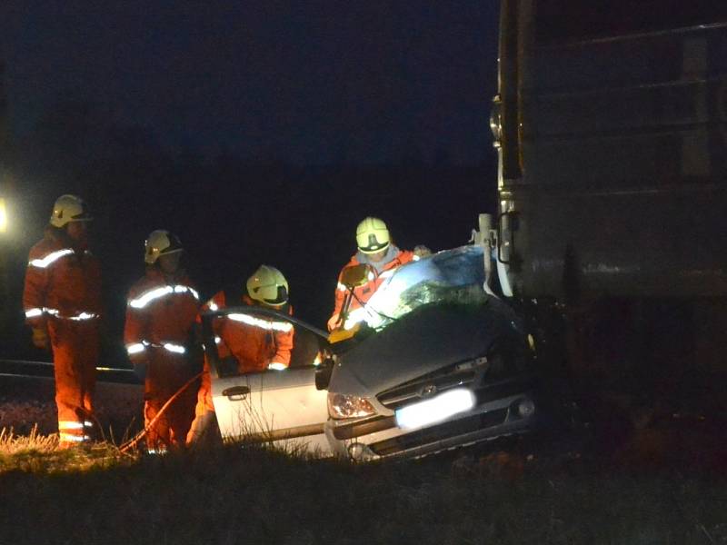 Tragická nehoda na přejezdu v Kardašově Řečici. 