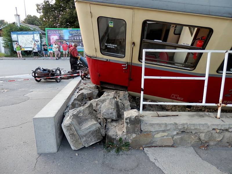 Na odstavné koleji v Jindřichově Hradci vykolejil vagon úzkokolejky. 