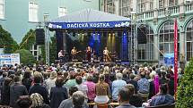Od 5. do 17. července se koná v Dačicích již 25. ročník letního kulturního festivalu Dačická kostka. Diváci se v těchto dnech mohou těšit na celkem 14 představení – divadelních, koncertů, pohádek pro děti.