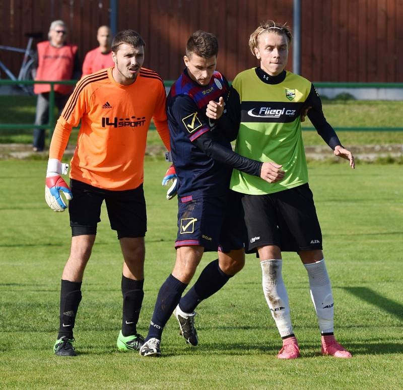 Jindřichohradečtí fotbalisté v 7. kole KP nadělili Oseku na jeho hřišti pět gólů.