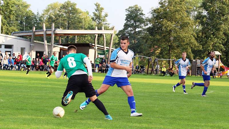 Fotbalisté Buku jsou příjemným překvapením okresního přeboru. Nováček v 5. kole doma deklasoval 5:0 společný tým Číměře a Nové Bystřice B a vyšvihl se na třetí místo.