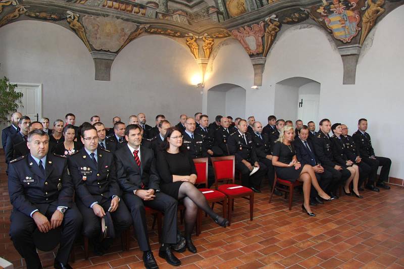 Policisté převzali ocenění v refektáři Muzea fotografie a moderních obrazových médií.