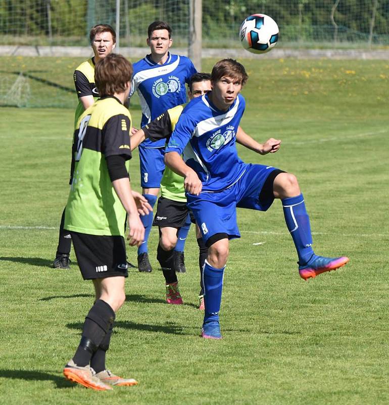 Fotbalisté Třeboně zvítězili v 23. kole krajského přeboru v Oseku 5:1.