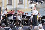 V rámci TOP týdne kulturních akcí, který pořádá město J. Hradec, se na náměstí Míru uskutečnil koncert orchestru Jindřichohradecký Big Band.