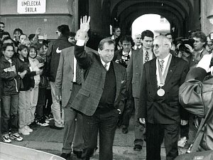 Návstěva Václava Havla na Jindřichohradecku v říjnu 1997. V Dačicích.