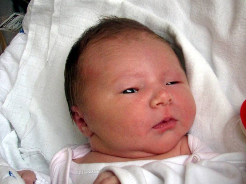 Eva Slaninová se narodila 1. srpna ve 23 hodin a 21 minut Evě a Oldřichovi Slaninovým z Jindřichova Hradce. Vážila 3560 gramů a měřila 49 centimetrů.