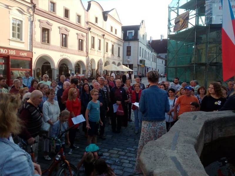 Demonstrace proti okupaci sovětskými vojsky v Třeboni.