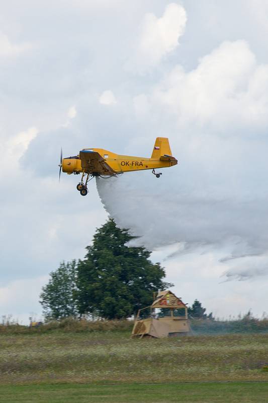 Letecký den v srpnu 2019 v areálu Aeroklubu Jindřichův Hradec.