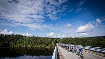 Závod Okolo jižních Čech zavedl cyklisty do řady míst regionu.