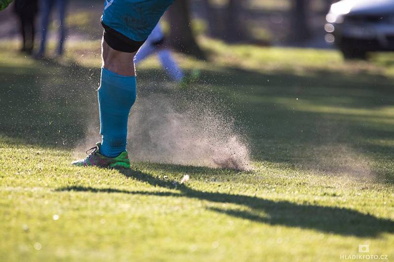 Lídr přeboru AC Buk neponechal v 16. kole nic náhodě a doma porazil béčko Nové Včelnice 5:0.