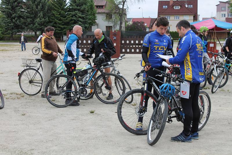 Letošního jarního Pedálu se zúčastnilo na 450 cyklistů a pěších.